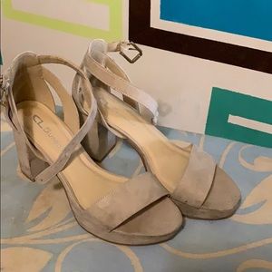 Suede pumps with chunky heel